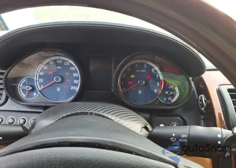 2006 Maserati Quattroporte Executive Gt/Sport Gt z USA, uszkodzony, nr VIN ZAMCE39A660022780